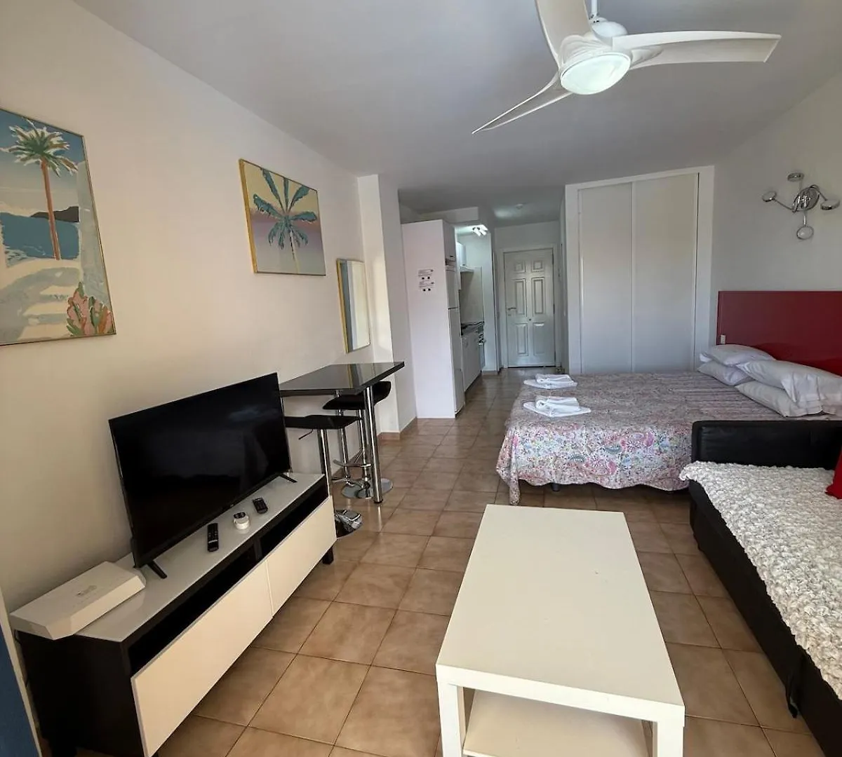 Apartment Modern Studio Free Wifi Heated Pool Los Cristianos
