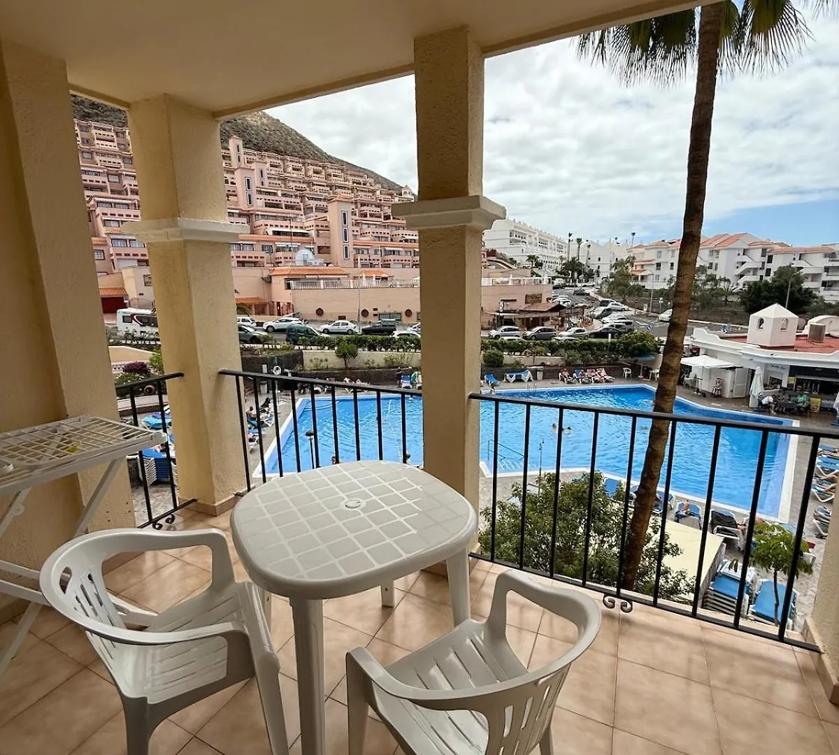 Modern Studio Free Wifi Heated Pool Los Cristianos  Los Cristianos (Tenerife)