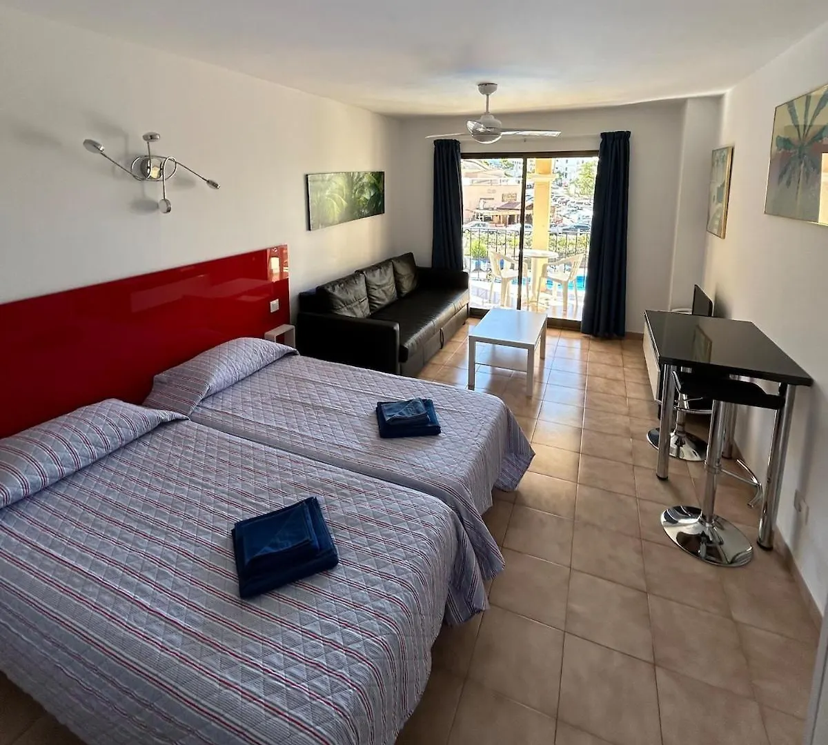 Modern Studio Free Wifi Heated Pool Los Cristianos